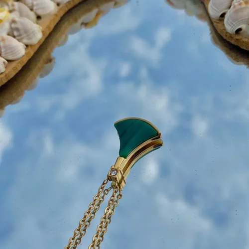 fishtail pendant