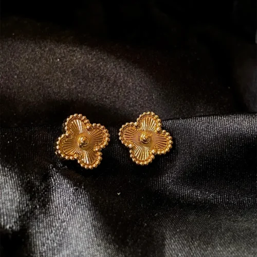 clover gold studs